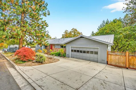 1012 Pinecrest Terrace Ashland OR 97520