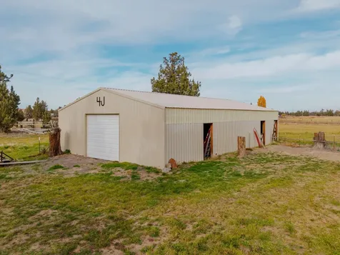 25451 Alfalfa Market Road NE Bend OR 97701