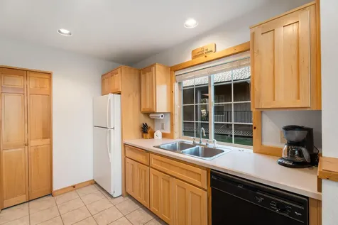 8685 Red Wing Lane Redmond OR 97756
