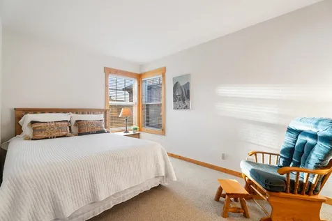 8685 Red Wing Lane Redmond OR 97756