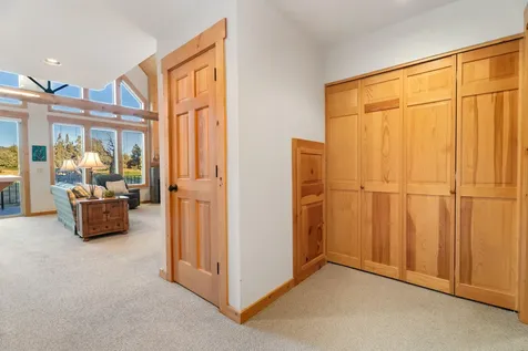 8685 Red Wing Lane Redmond OR 97756