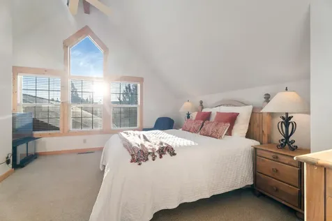 8685 Red Wing Lane Redmond OR 97756