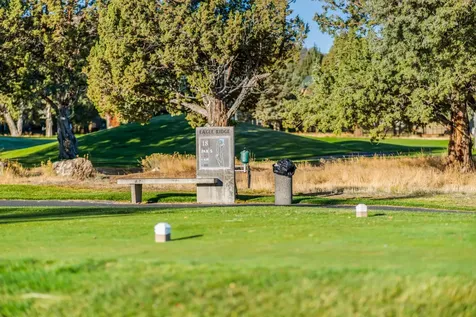 8685 Red Wing Lane Redmond OR 97756