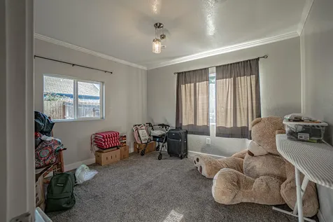 512 N Holly Street Medford OR 97501