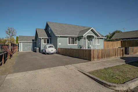 512 N Holly Street Medford OR 97501