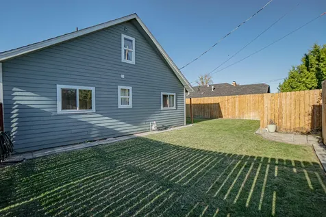 512 N Holly Street Medford OR 97501