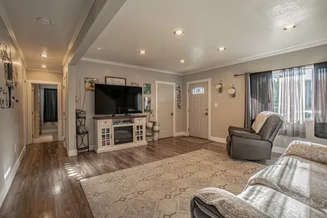 512 N Holly Street Medford OR 97501