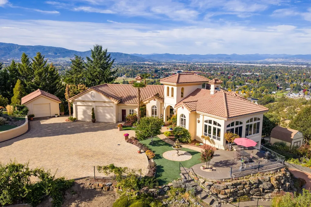 3260 Carriage Drive Medford OR 97501