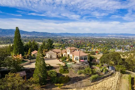 3260 Carriage Drive Medford OR 97501
