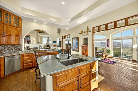 3260 Carriage Drive Medford OR 97501