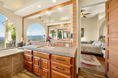 3260 Carriage Drive Medford OR 97501