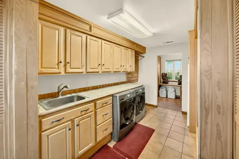 3260 Carriage Drive Medford OR 97501