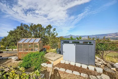 3260 Carriage Drive Medford OR 97501