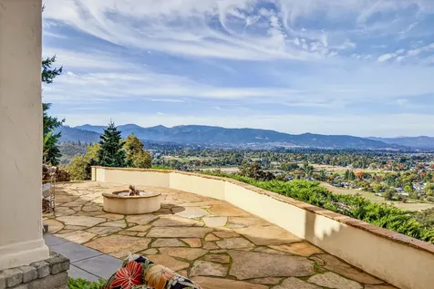 3260 Carriage Drive Medford OR 97501