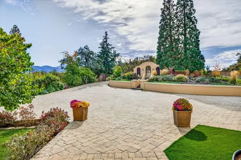 3260 Carriage Drive Medford OR 97501