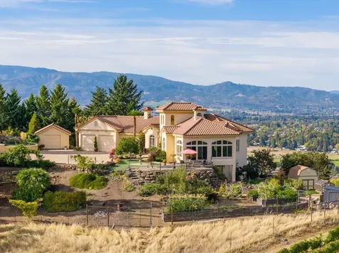 3260 Carriage Drive Medford OR 97501