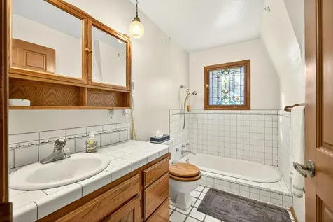 14080 Highway 234 Gold Hill OR 97525