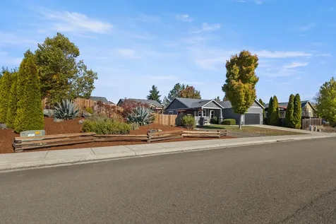135 Othello Avenue Roseburg OR 97471