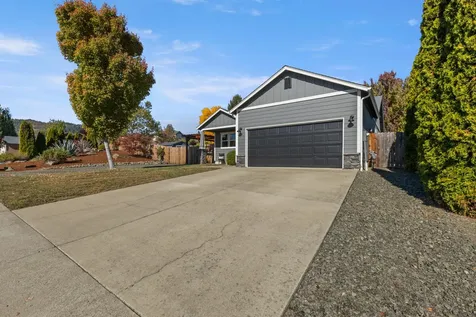 135 Othello Avenue Roseburg OR 97471
