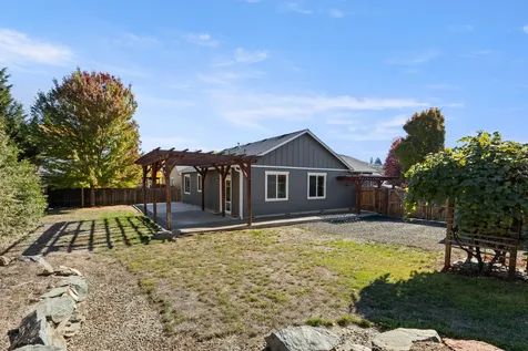 135 Othello Avenue Roseburg OR 97471