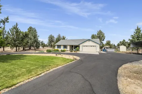 5745 NW Zamia Avenue Redmond OR 97756