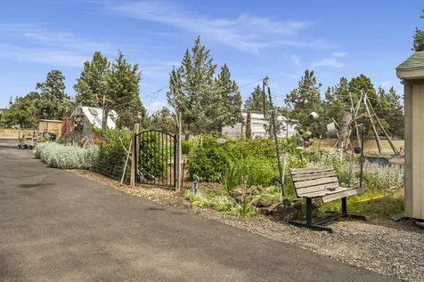 5745 NW Zamia Avenue Redmond OR 97756