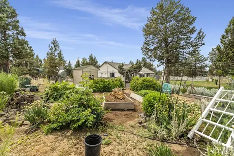 5745 NW Zamia Avenue Redmond OR 97756