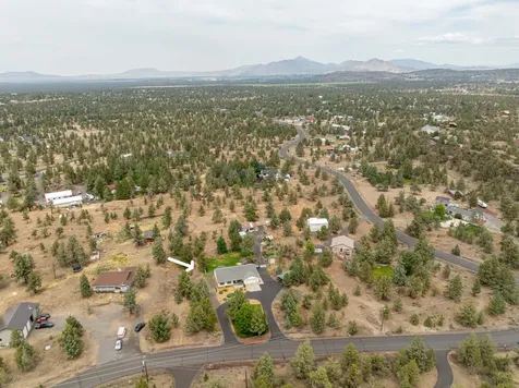 5745 NW Zamia Avenue Redmond OR 97756