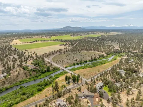 5745 NW Zamia Avenue Redmond OR 97756