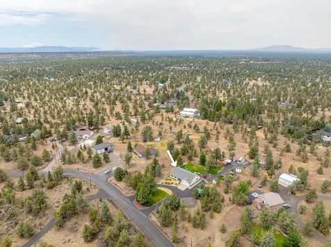5745 NW Zamia Avenue Redmond OR 97756