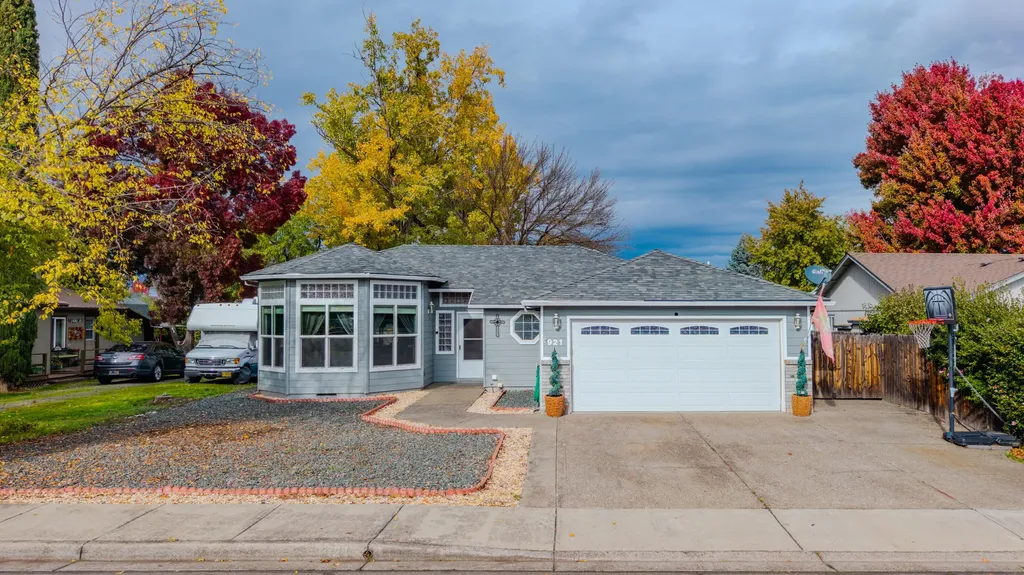 921 Pittview Avenue Central Point OR 97502