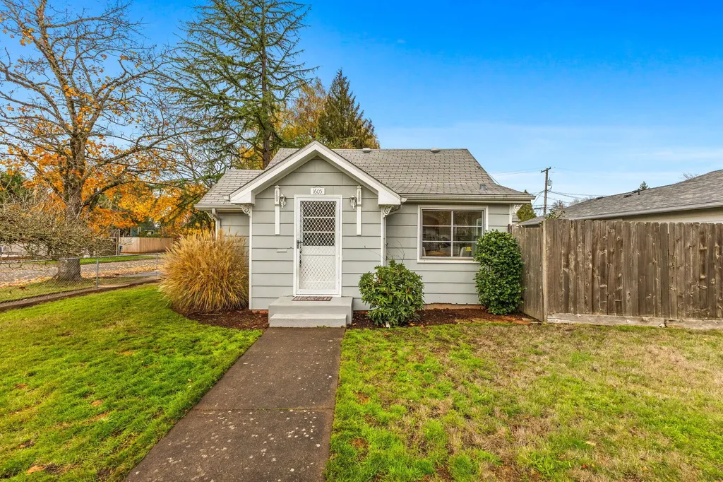 1605 Cottage Street NE Salem OR 97301