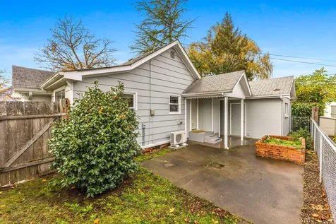 1605 Cottage Street NE Salem OR 97301