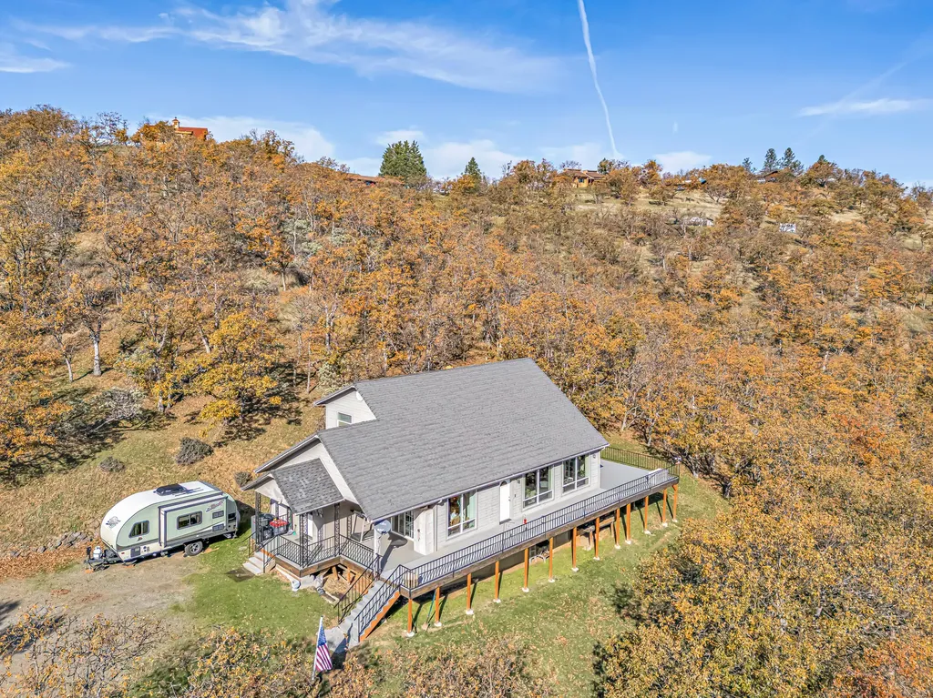 5977 Dark Hollow Road Medford OR 97501