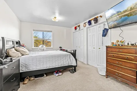 5977 Dark Hollow Road Medford OR 97501