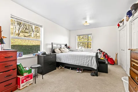 5977 Dark Hollow Road Medford OR 97501