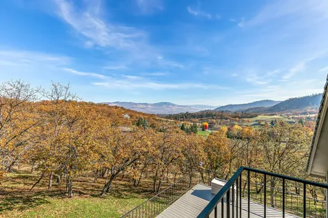 5977 Dark Hollow Road Medford OR 97501