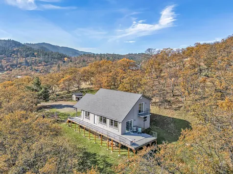 5977 Dark Hollow Road Medford OR 97501