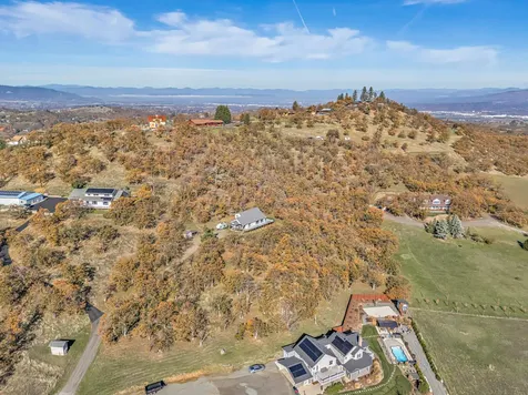 5977 Dark Hollow Road Medford OR 97501