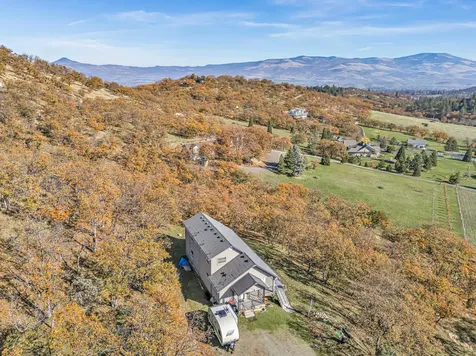 5977 Dark Hollow Road Medford OR 97501