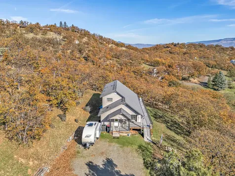 5977 Dark Hollow Road Medford OR 97501