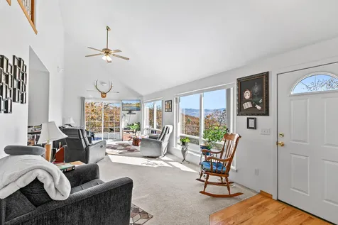 5977 Dark Hollow Road Medford OR 97501