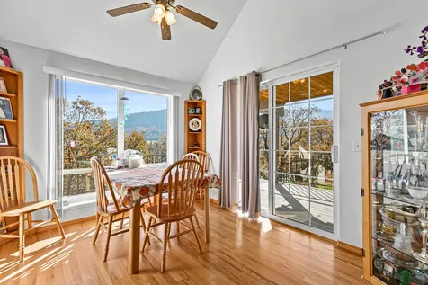 5977 Dark Hollow Road Medford OR 97501