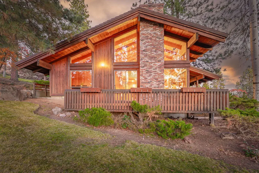 1986 NW Rimrock Road Bend OR 97703