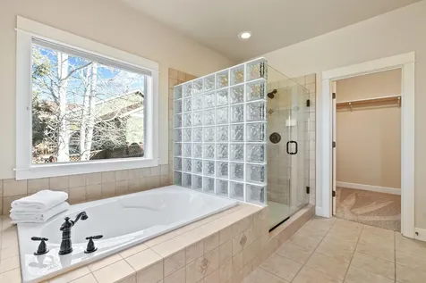 4129 SW Majestic Avenue Redmond OR 97756