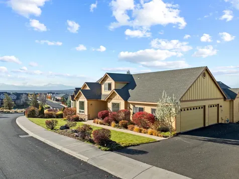 4129 SW Majestic Avenue Redmond OR 97756