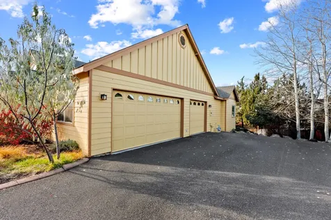 4129 SW Majestic Avenue Redmond OR 97756