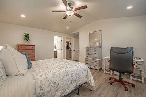 712 Nottingham Terrace Eagle Point OR 97524