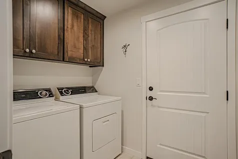 712 Nottingham Terrace Eagle Point OR 97524