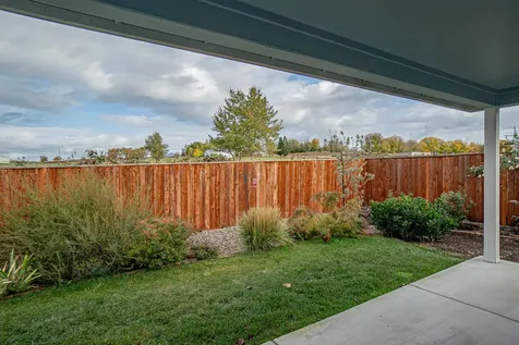 712 Nottingham Terrace Eagle Point OR 97524